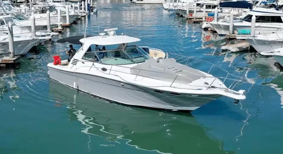 Bahia Yacht